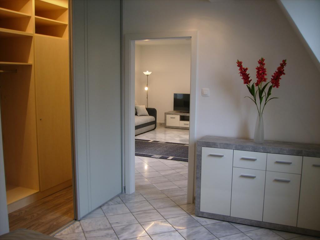 דירות סופרון Fueredi Haz Apartman מראה חיצוני תמונה