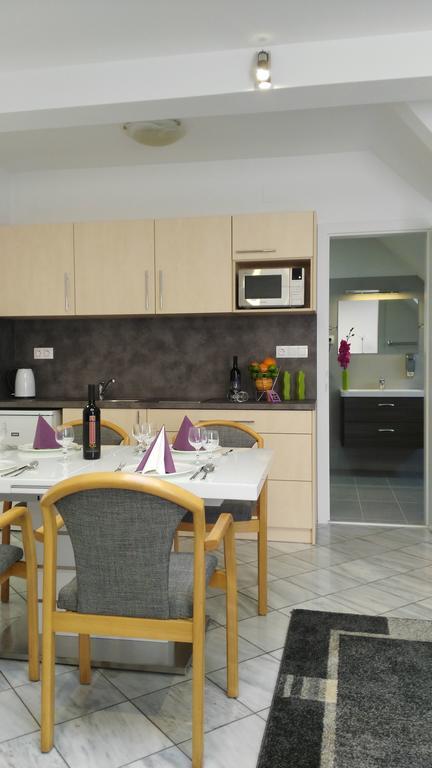 דירות סופרון Fueredi Haz Apartman מראה חיצוני תמונה