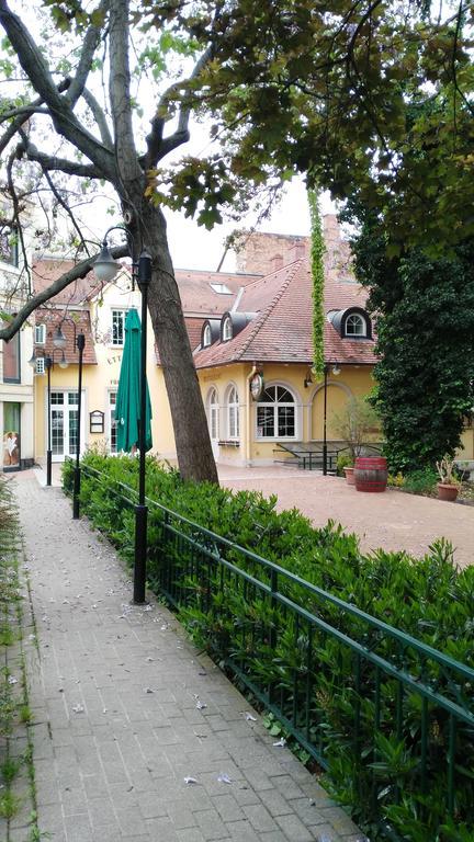 דירות סופרון Fueredi Haz Apartman מראה חיצוני תמונה